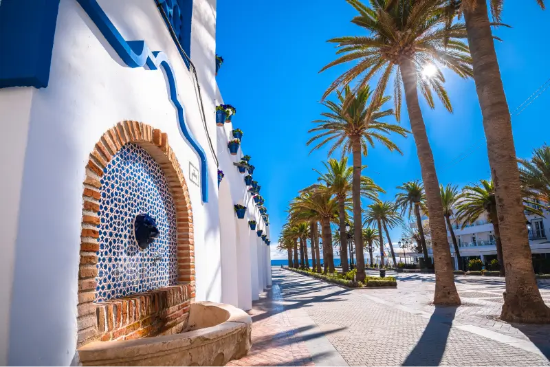 DISCOVER THE HEART OF NERJA ON PLAZA BALCON DE EUROPA!