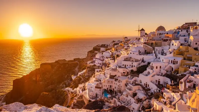 Sea, Sand and Iconic Sunsets