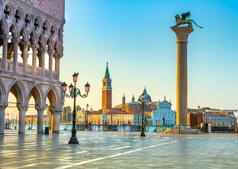 Embrace Venetian Culture